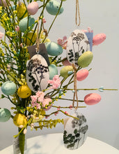 Load image into Gallery viewer, Gisela Graham Set of 3 Spring Hedgerow Metal Hanging Eggs Easter/ Spring
