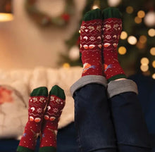 Load image into Gallery viewer, Wrendale Designs “ Seasons Tweetings “ Red Robin Children’s Socks