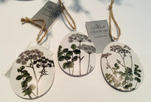 Load image into Gallery viewer, Gisela Graham Set of 3 Spring Hedgerow Metal Hanging Eggs Easter/ Spring