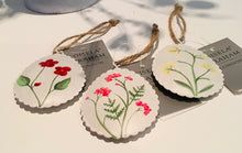 Load image into Gallery viewer, Gisela Graham Set of 3 Meadow Metal Hanging Eggs Easter/ Spring