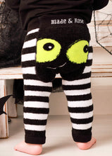 Load image into Gallery viewer, Blade and Rose Fluffy Spider Halloween Outfit - includes top, leggings and cape