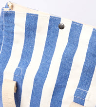 Load image into Gallery viewer, Roka Hampstead Lunch Bag Denim Stripe
