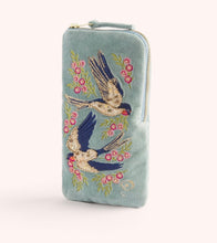 Load image into Gallery viewer, Powder Design Sunglasses Pouch Swooping Swallows - Ice
