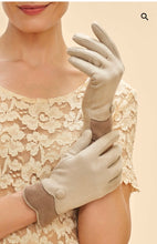 Load image into Gallery viewer, Powder Design Pandora Gloves in Cream

