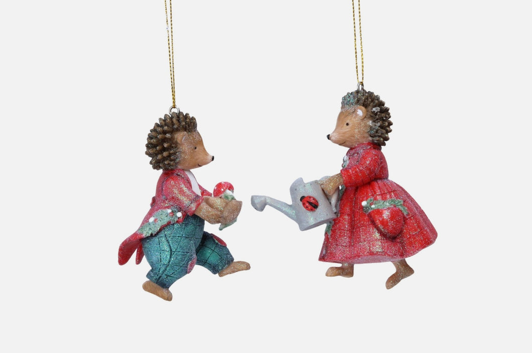 Gisela Graham Mr and Mrs Hedgehog Set of 2 Hanging Resin Christmas Decorations.