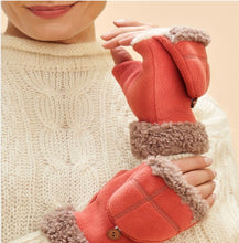 Load image into Gallery viewer, Powder Design Anna Hand warmers in Coral
