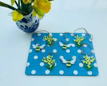 Load image into Gallery viewer, Gisela Graham Wood and Twine Mimosa and Bee Garland
